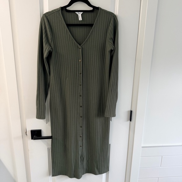 Ribbed Button-Front V-Neck Maternity Dress - Olive - Picture 3 of 4